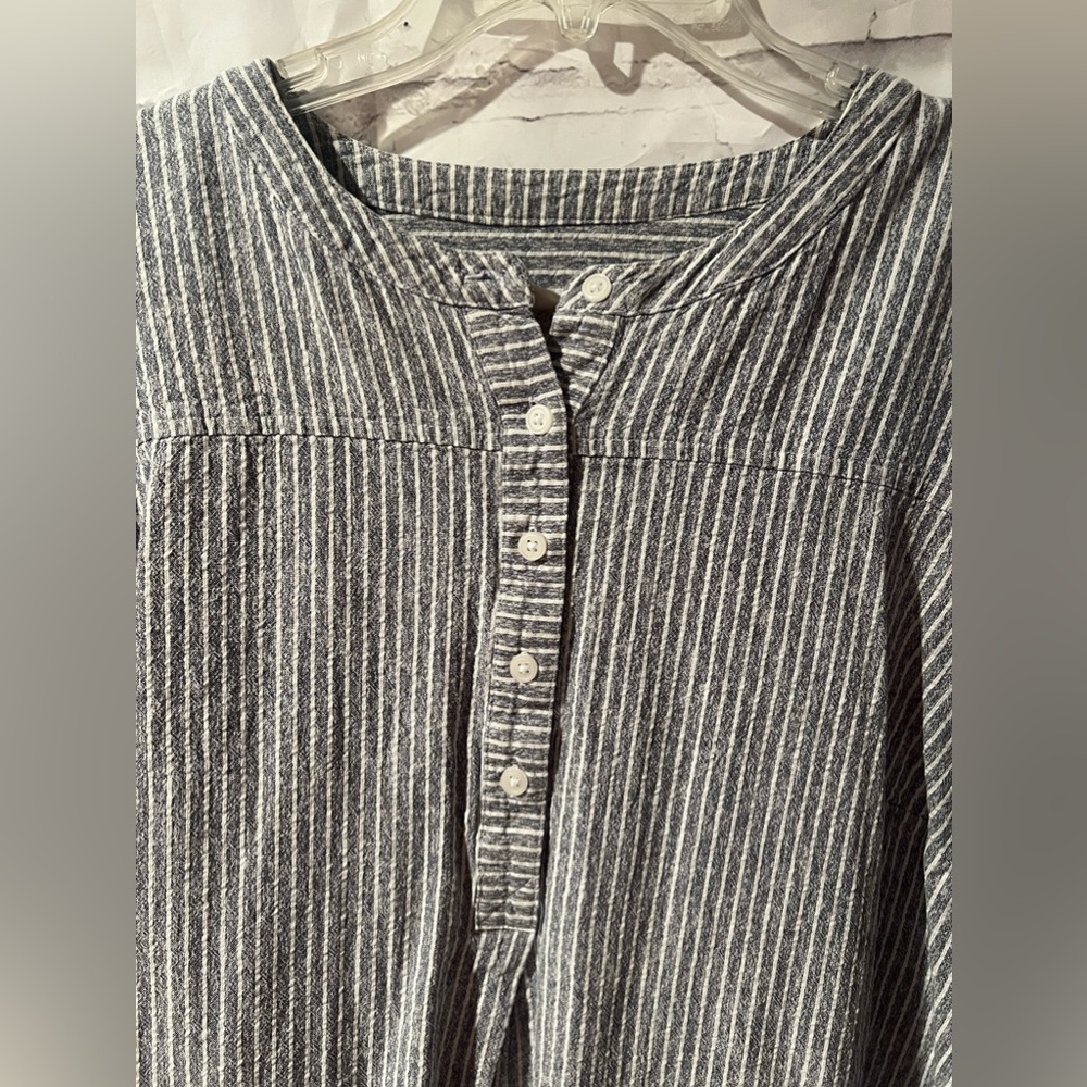 Universal Thread Button Half Button Down Top - Picture 7 of 7